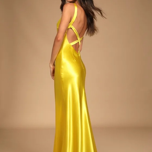 Lulu’s Perfectly Classy Yellow Satin Strapph - Picture 1 of 3